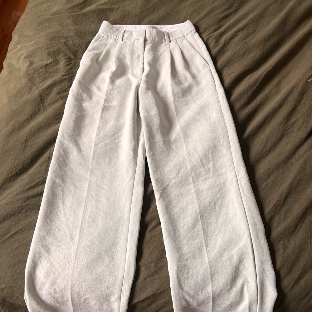 Aritzia Effortless Pants - Sage Green (Limited Edition Colour) - Regular Length - Picture 1 of 6